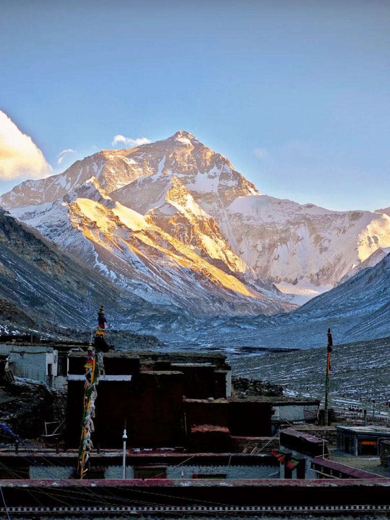 D4-EVEREST BASECAMP-1